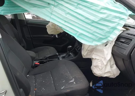 2019 Volkswagen Golf Sportwagen 1.8T S z USA, uszkodzony, nr VIN 3VW117AUXKM508467